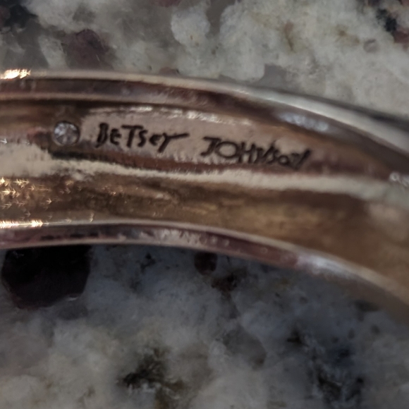 Betsey Johnson Leopard Hinged Bracelet - Picture 9 of 10